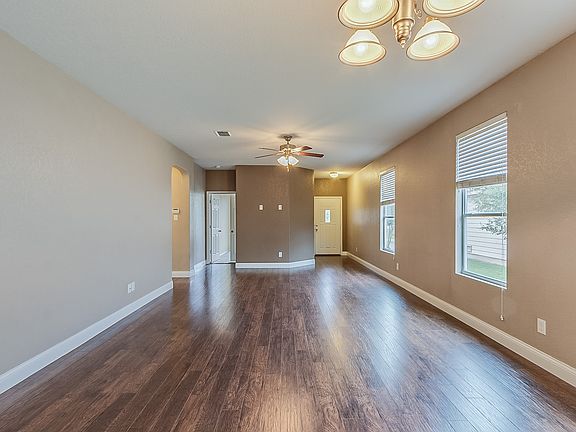 2nd image of 8138 Ashwood Pointe