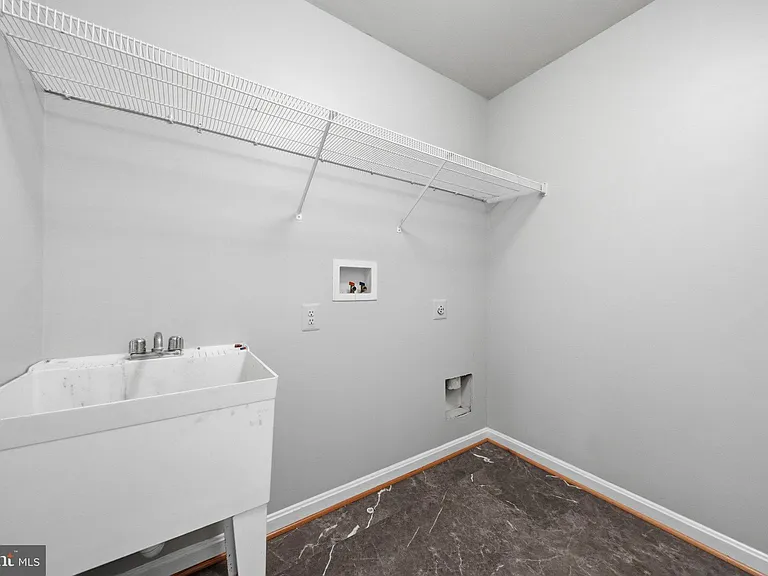 13131 Clarksburg Square Rd — Photo 35