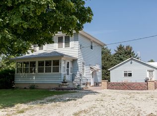 3901 Cummings Ford Rd, Center Point, IA 52213