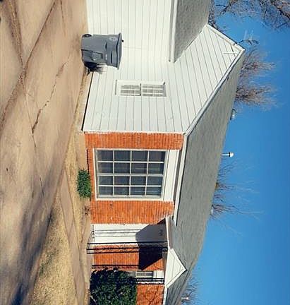 2nd image of 2505 NW Lincoln Ave