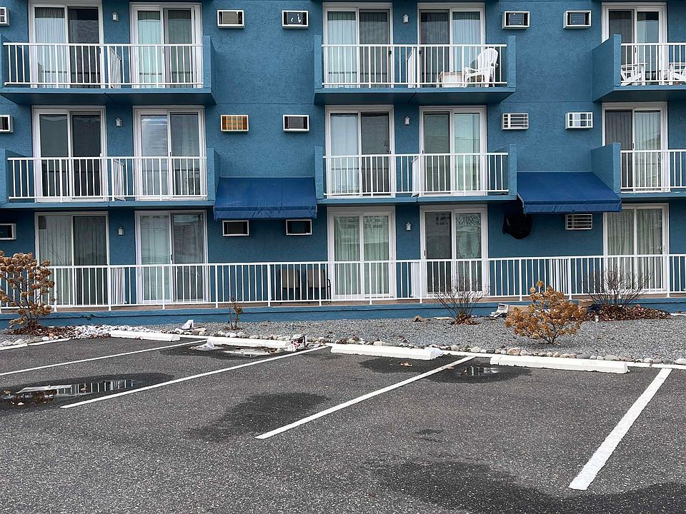 1st image of 225 E Wildwood Ave #118