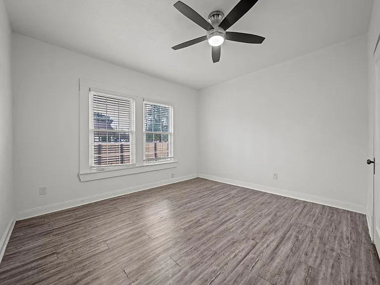 5711 Sherman St — Photo 17