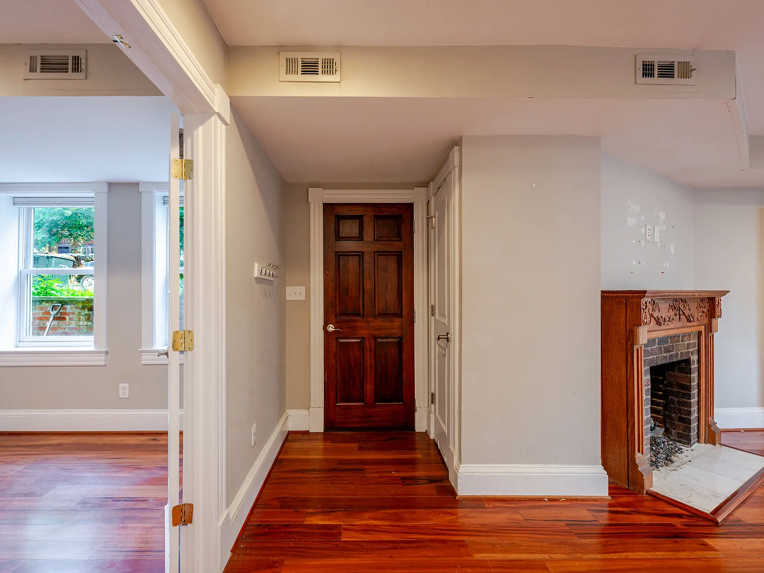 3 bed, $3,995 — Photo 2