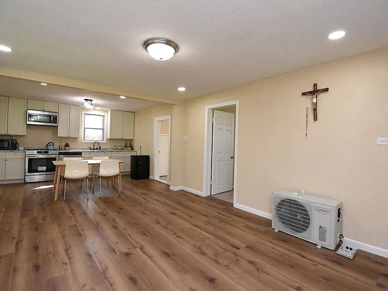 8421 Altimore Rd — Photo 8