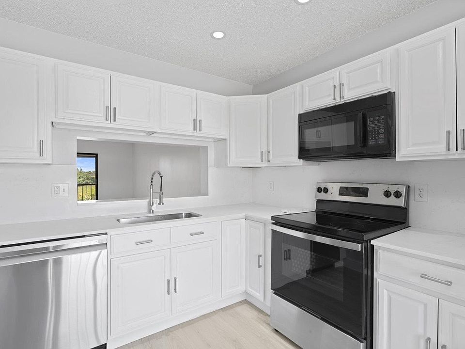 1st image of 350 Club Cir APT 208
