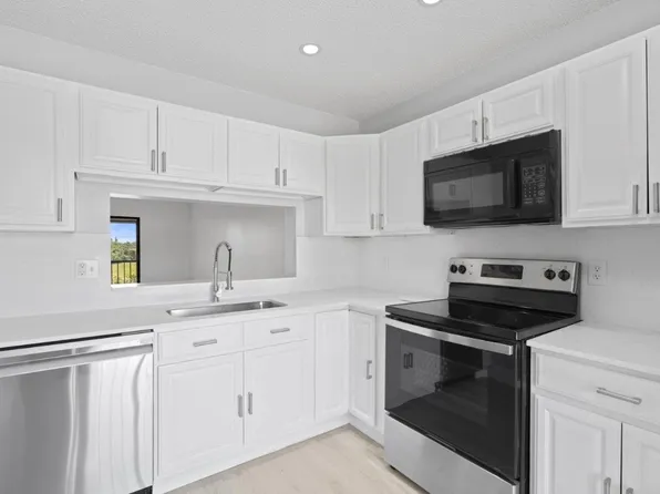 350 Club Cir, Boca Raton, FL