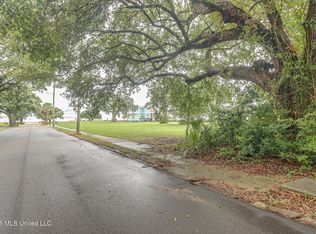 129 Saint Charles Ave, Biloxi, MS 39530