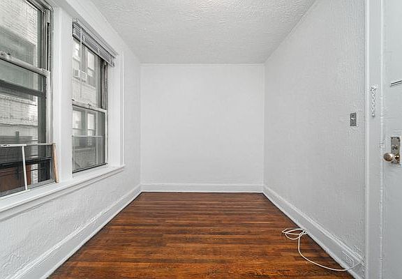 5th image of 21-39 27th St #1F