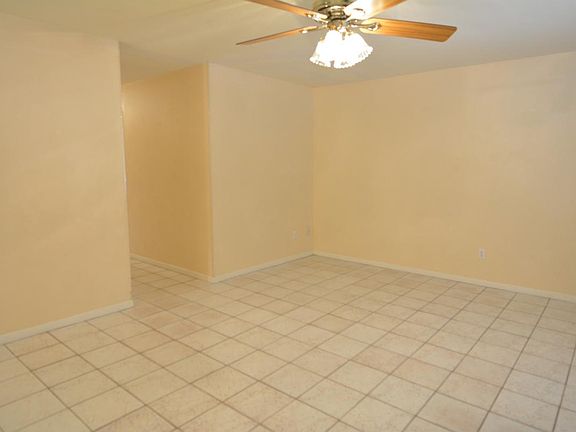 4th image of 603 E Sandy Ln APT B