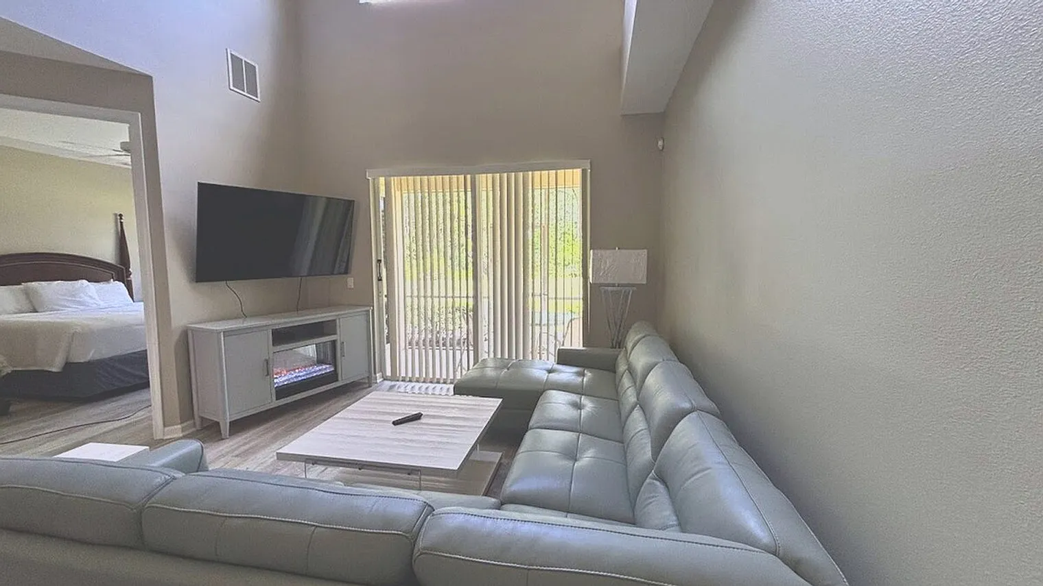3 bed, 2.5 bath, $4,651 — Photo 3