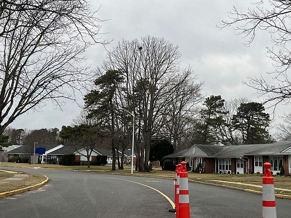 5th image of 1260B Argyll Cir