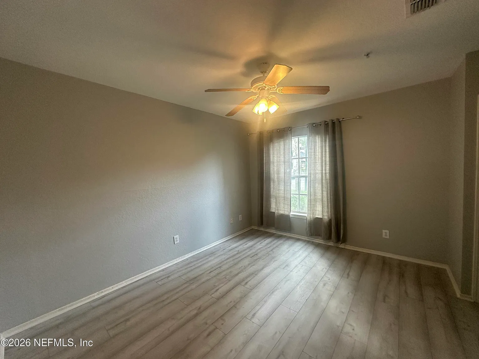 2 bed, 2.0 bath, 1156 sqft, $1,800 — Photo 3