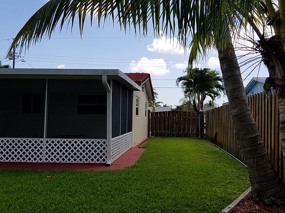 4th image of 4481 SW 34th Dr
