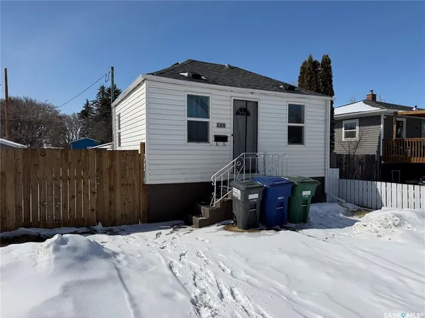 833 K AVENUE N, Saskatoon, SK S7L 2N2