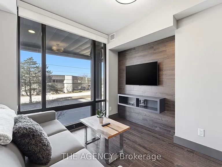 330 Phillip St — Photo 14