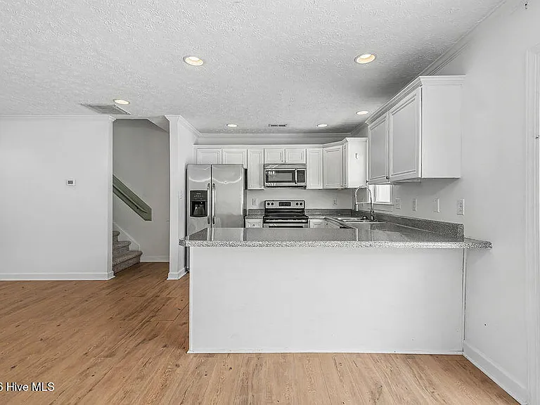 105 Kenan Loop — Photo 6