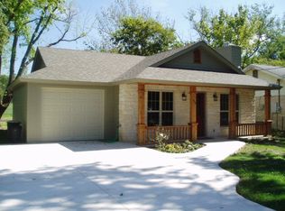 1712 E Jefferson St, Kerrville, TX 78028