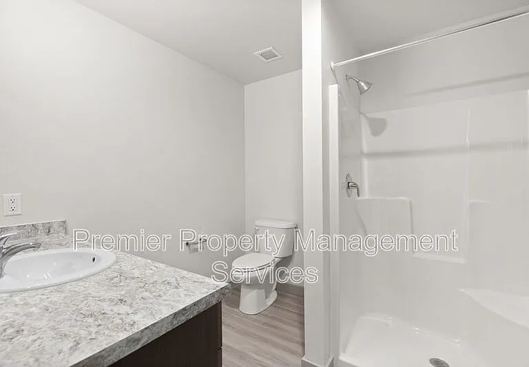 1127 Alderson Ave #310 — Photo 2