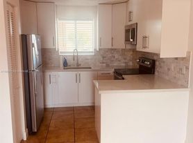 7785 W 30th Ct, Hialeah, FL