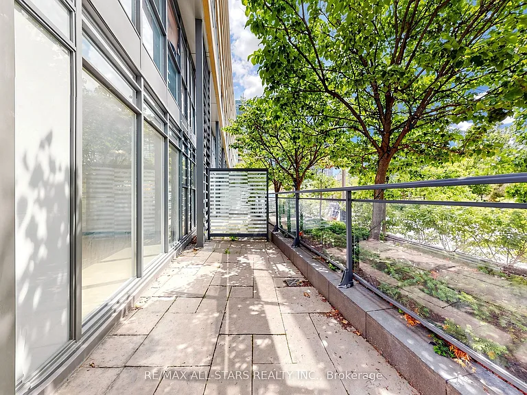 110 Fort York Blvd #G08 — Photo 7