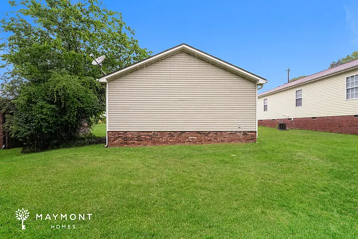 908 Taft St — Photo 3