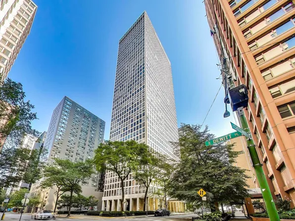 260 E Chestnut St APT 1509, Chicago, IL 60611