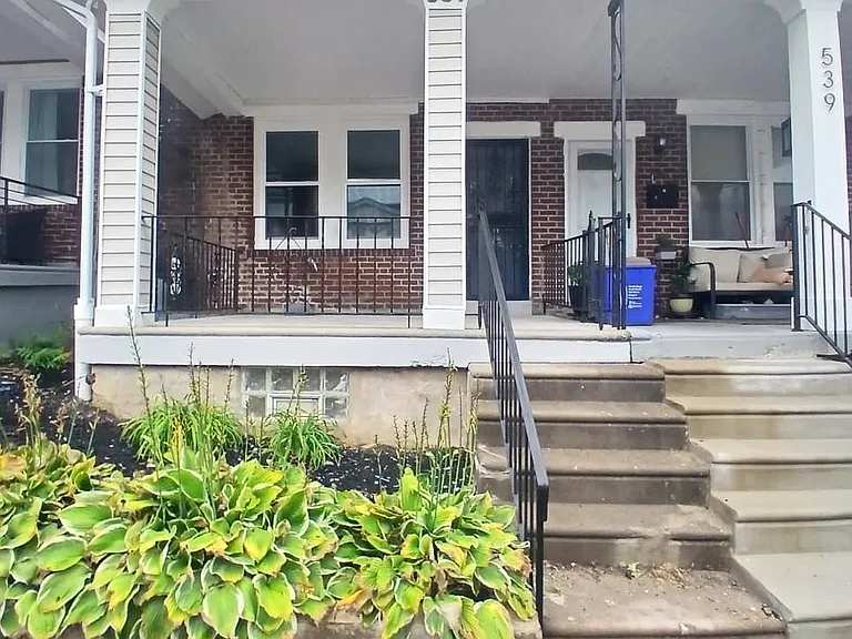537 E Mayland St — Photo 1