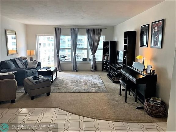3rd image of 3850 Galt Ocean Dr APT 809