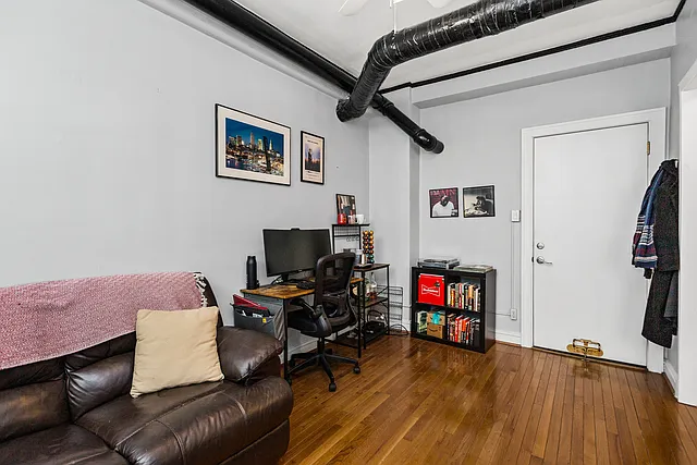604 W Addison St #B4 — Photo 3