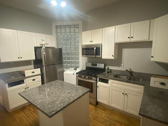 2nd image of 2051 W Division St #2