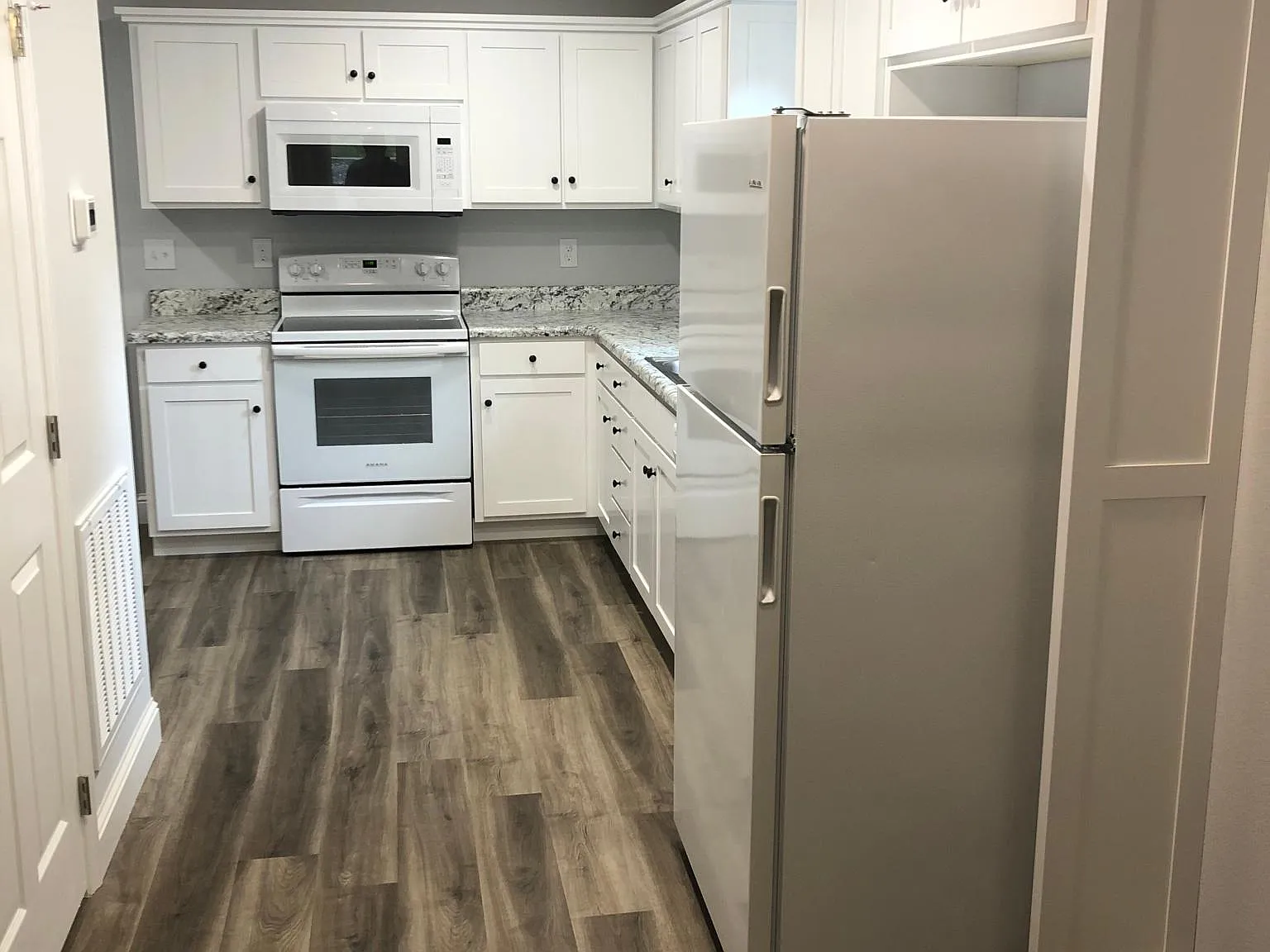 1596 Scenic Dr — Photo 3