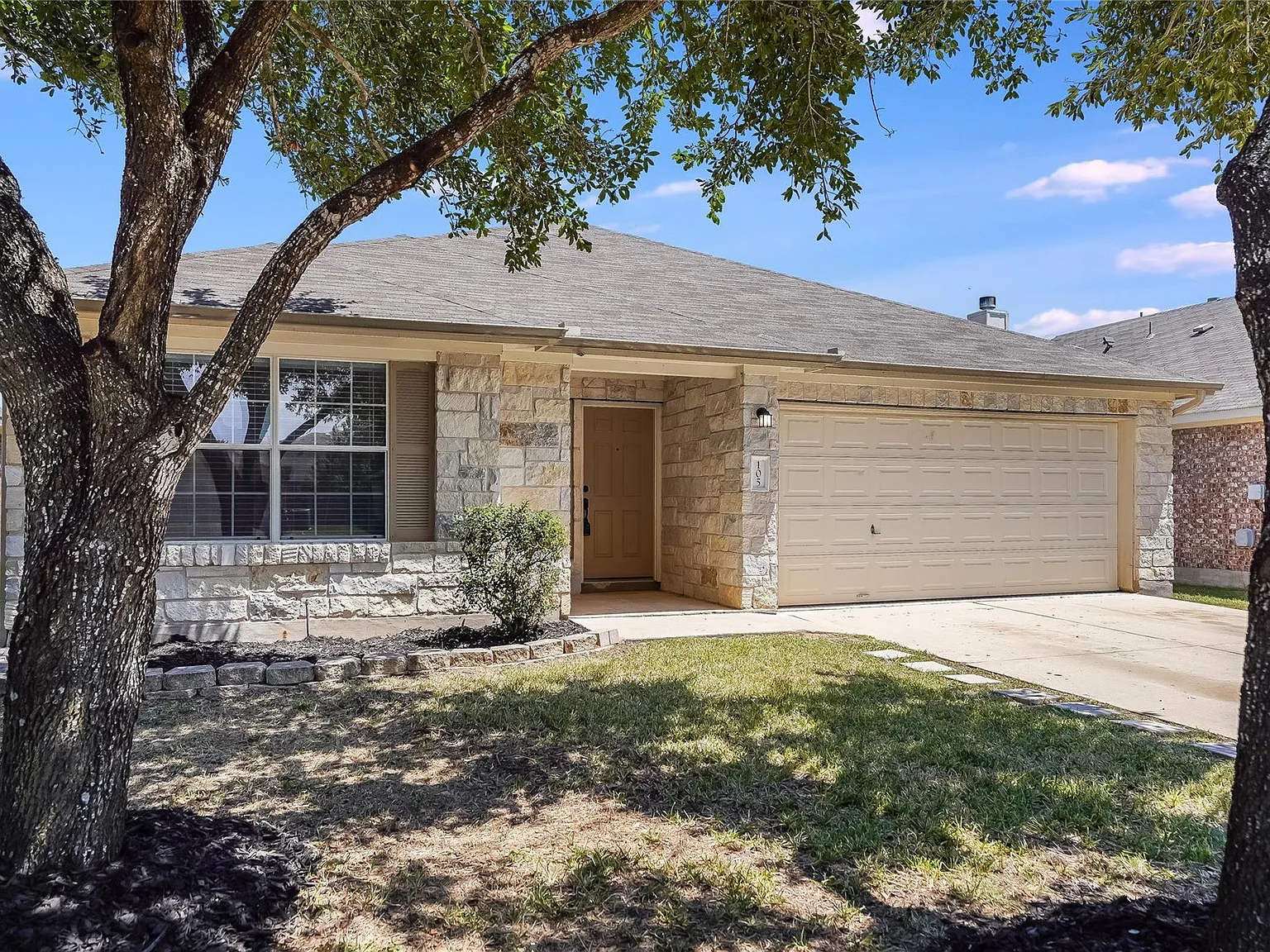 3 bed, 2.0 bath, 1698 sqft, $1,895 — Photo 3
