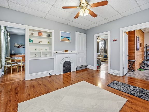 4th image of 2233 Mercer West Middlesex Rd