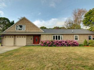 217 Lincoln Ave, Barrington, RI 02806