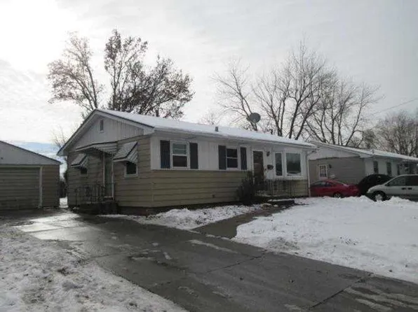 570 31st Ave, East Moline, IL 61244