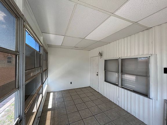 2nd image of 520 51st Avenue Dr W