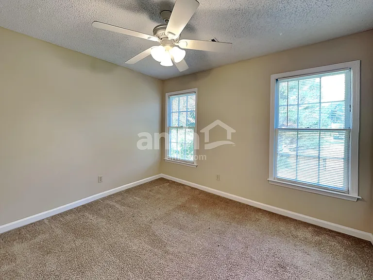 1300 Summit Point Ln — Photo 15