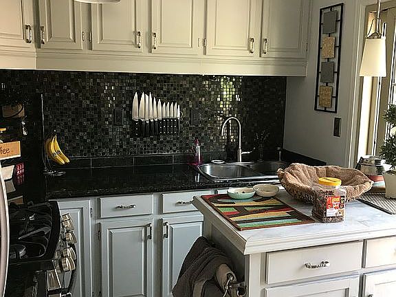 4th image of 2042 E Fernwood Ave