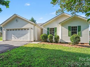 105 3rd Ave NW, Hildebran, NC 28637