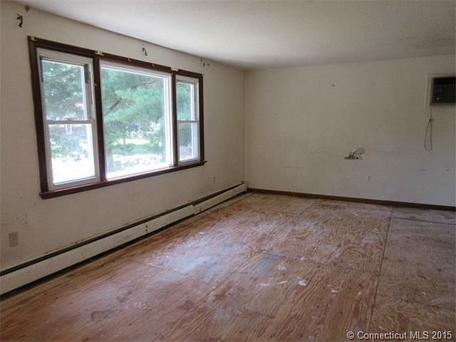 2nd image of 9 Andrew Ln