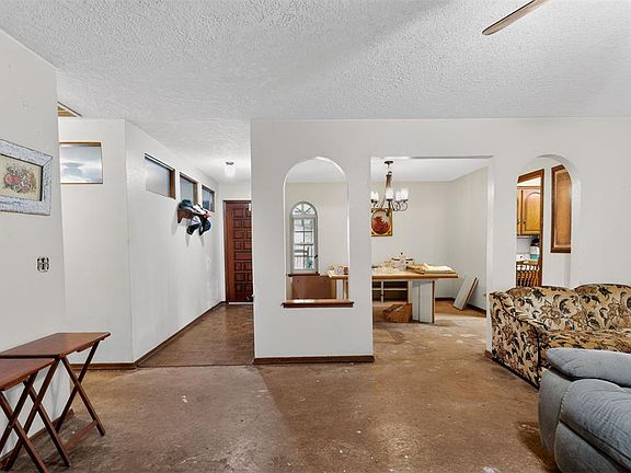 4th image of 908 Mac Dr