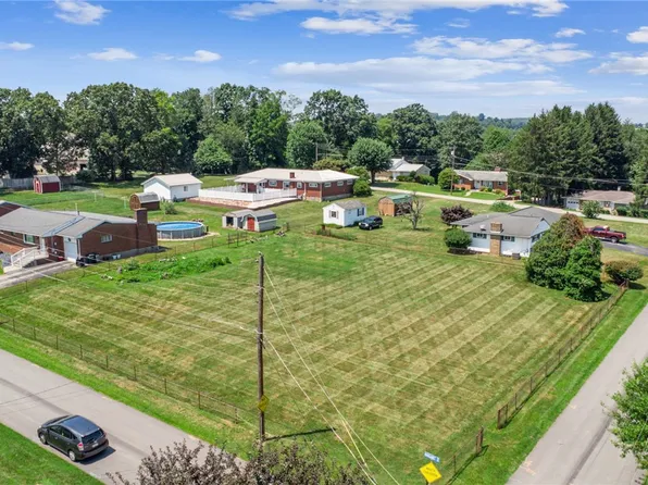 8 Margaret St, Uniontown, PA 15401