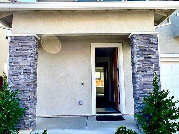 2nd image of 3467 Gallatin Dr