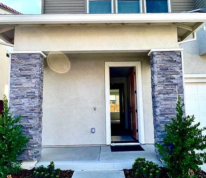 3467 Gallatin Dr — Photo 2
