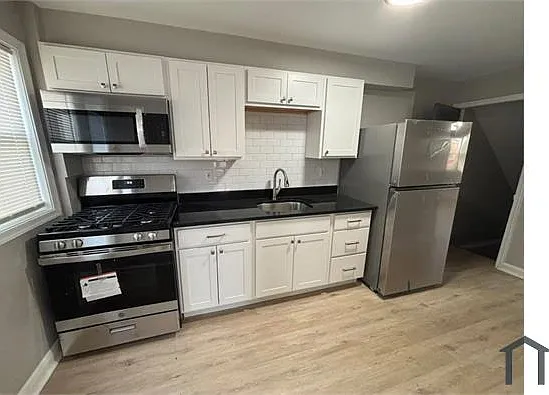 3 bed, $2,300 — Photo 1