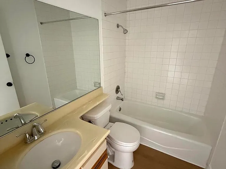 1321 N Vista St #302 — Photo 8