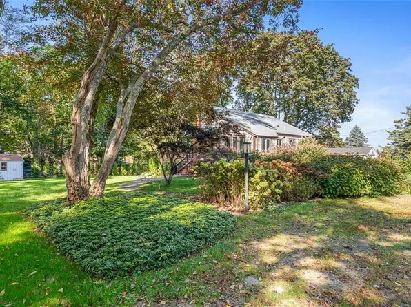 31 Stanchion Ave, Jamestown, RI 02835