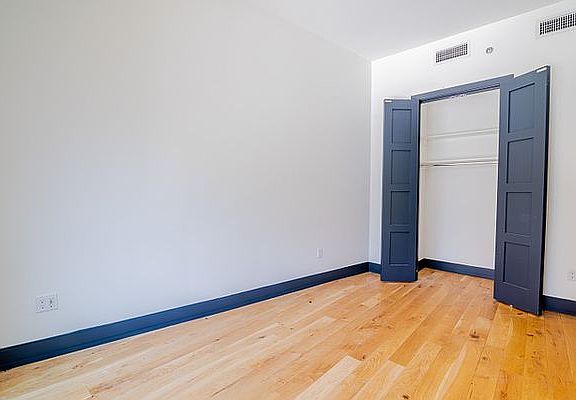 3rd image of 10 Montieth St APT 110