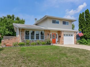 1322 S Rebecca Rd, Lombard, IL 60148