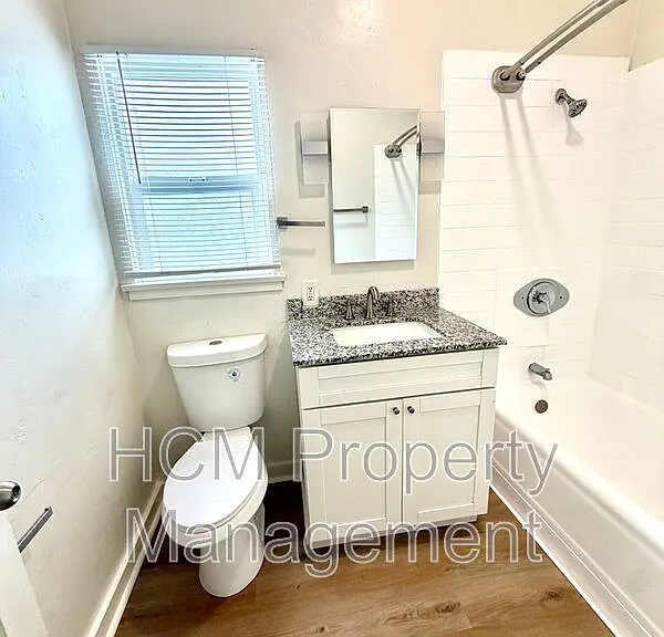 202 E Walnut St #218 — Photo 7
